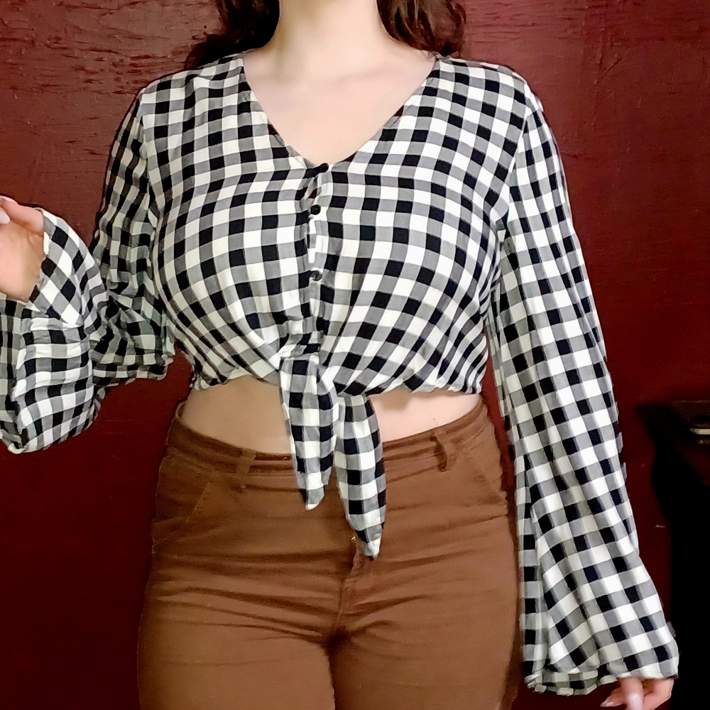 Crop Plaid Flare Sleeve Top